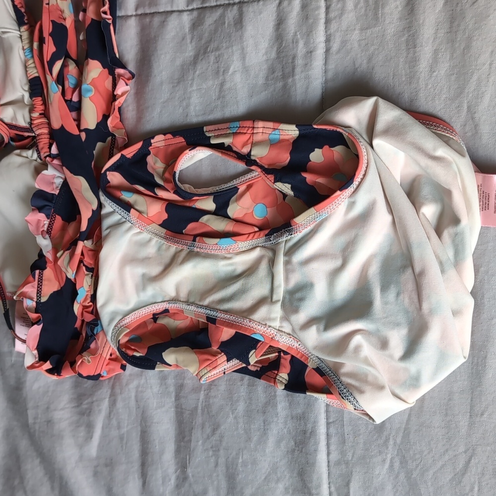 Juicy Couture 3piece Bathing Suit - Picture 7 of 7